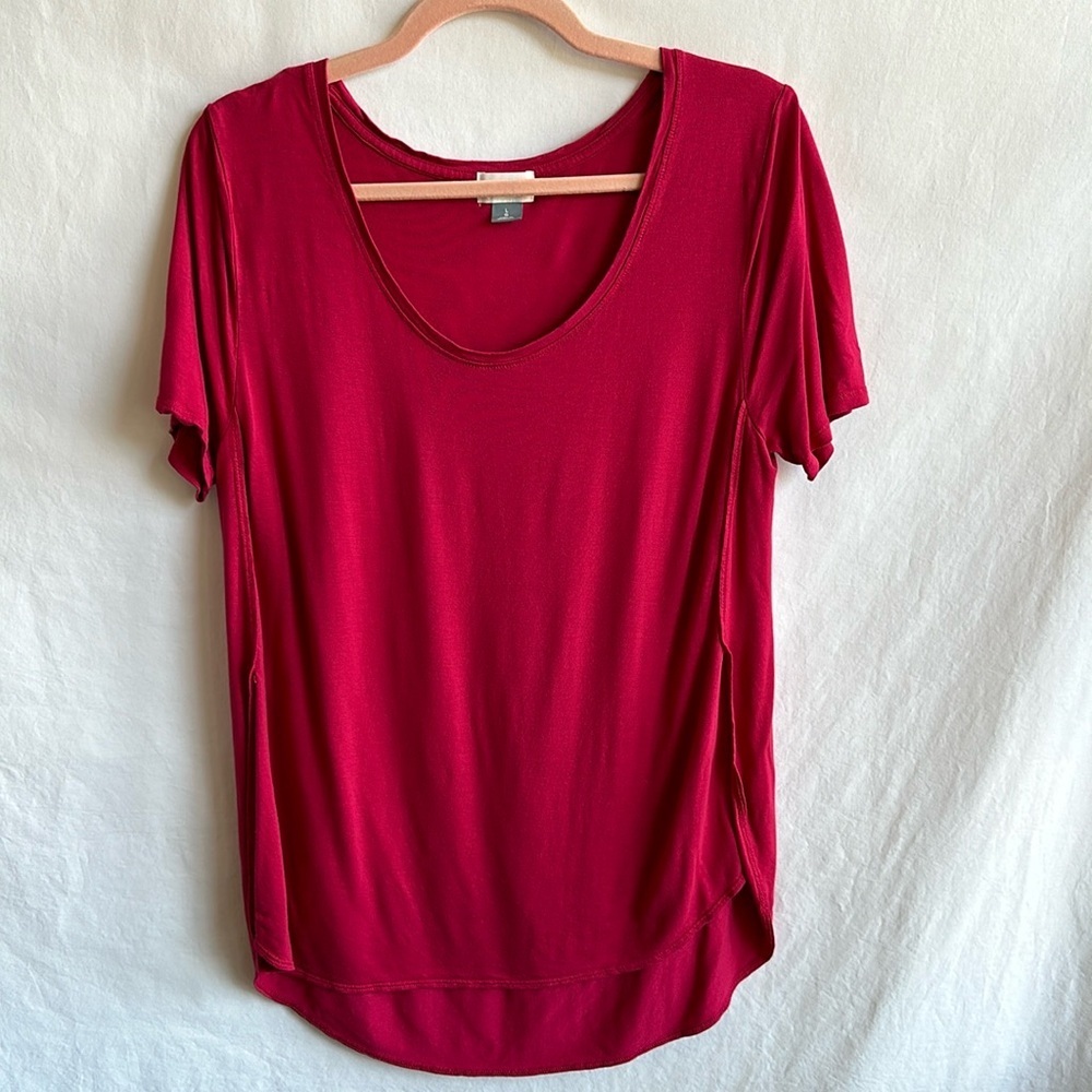 Old Navy red/wine scoop neck high-low top, size L
